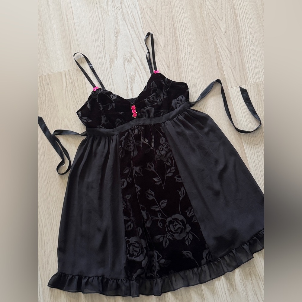 Betsy Johnson intimates BABYDOLL LINGERIE VELVET ROSE MESH TOP M LIKE NEW